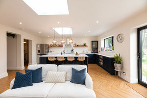 Lounge & Kitchen- click for photo gallery